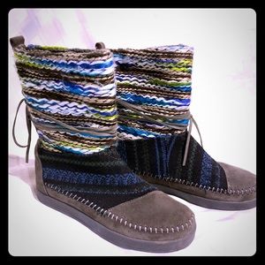 TOMS Nepal Boots. NWOT.